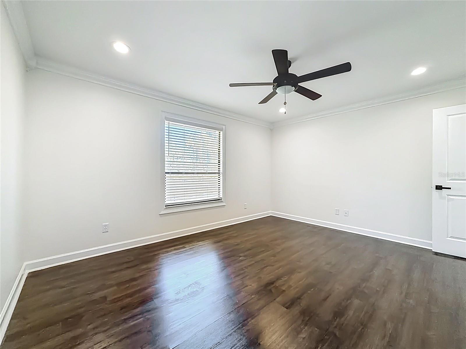 Image 23 of 100 For 3575 24th Avenue Road