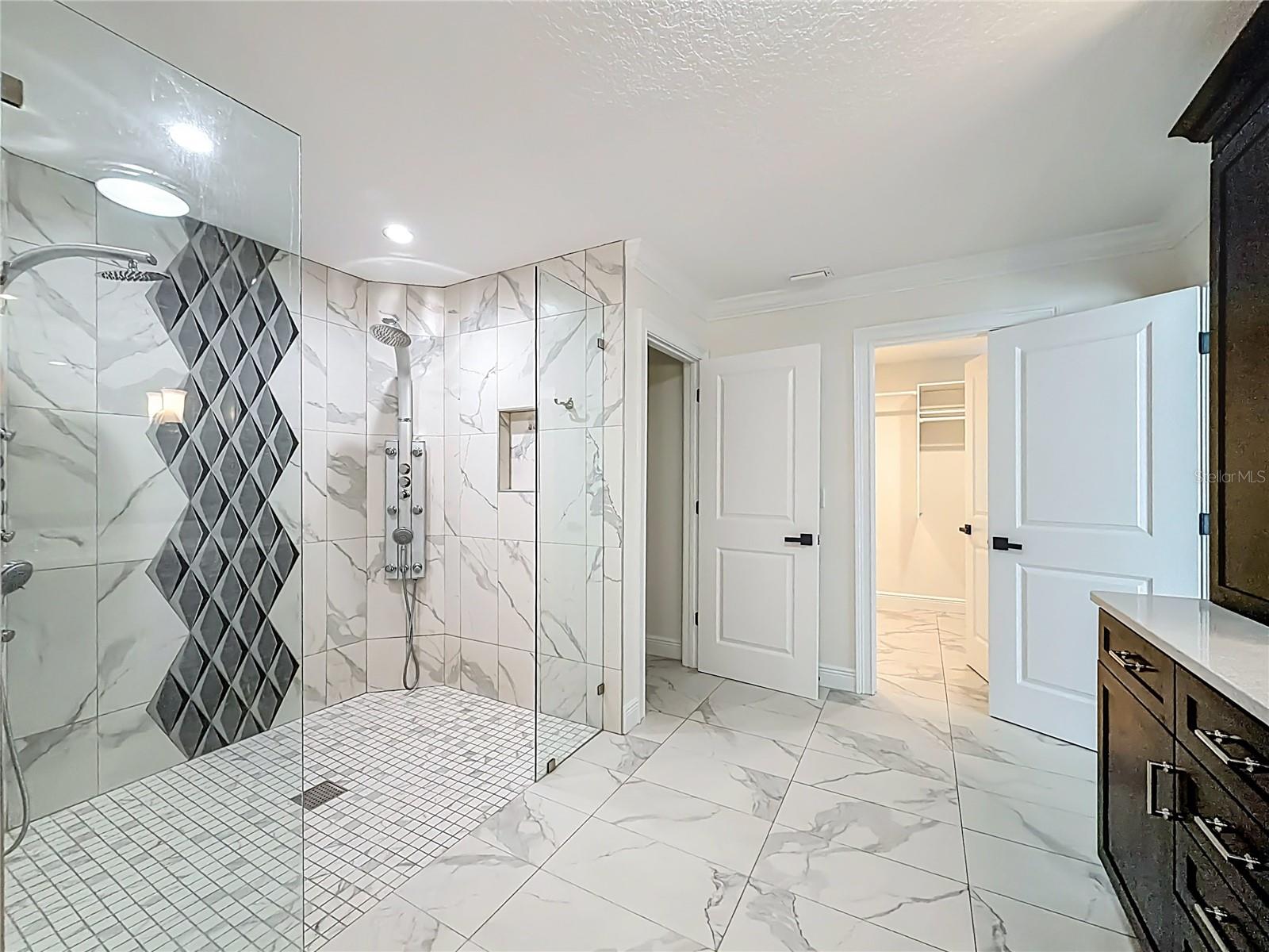 Image 4 of 100 For 3575 24th Avenue Road