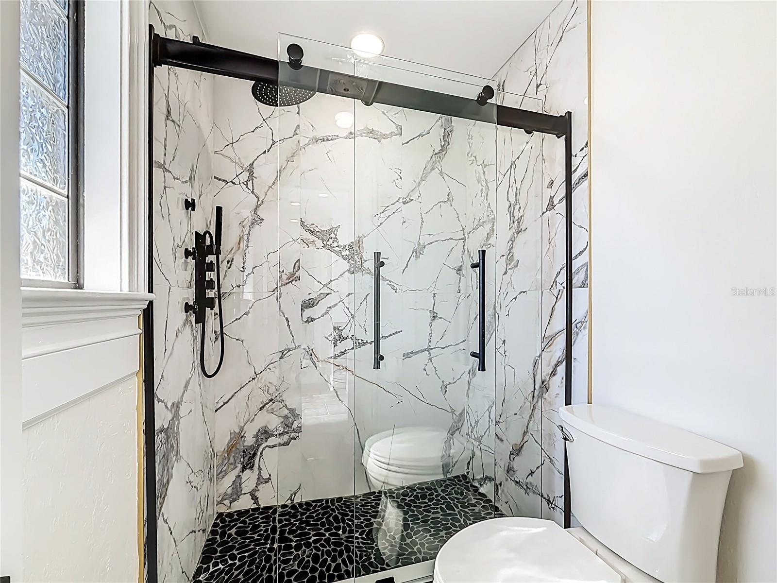 Image 5 of 100 For 3575 24th Avenue Road