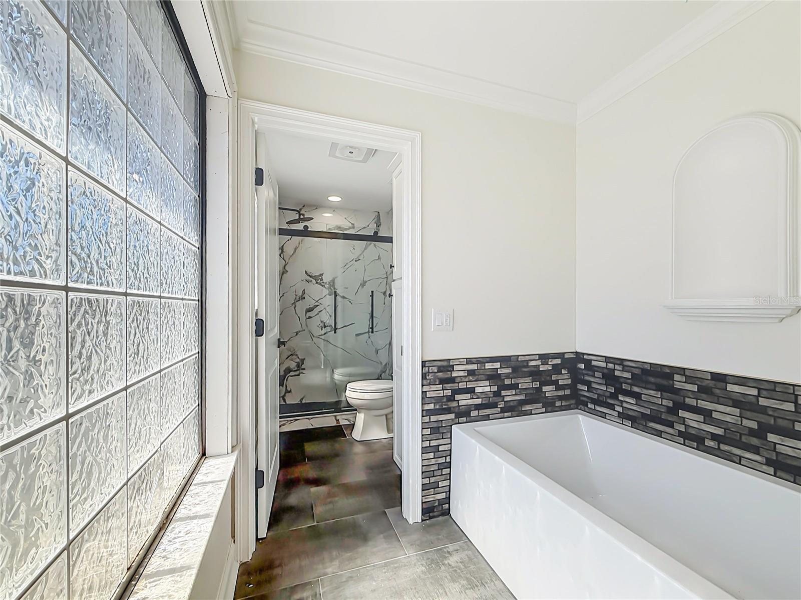 Image 59 of 100 For 3575 24th Avenue Road