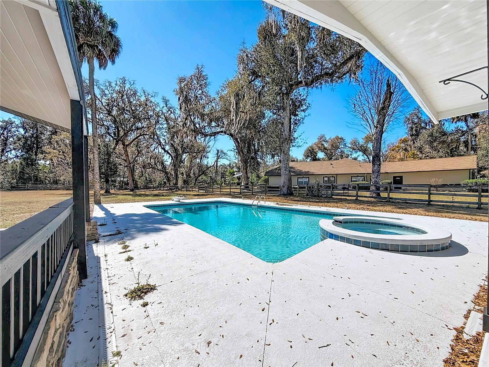 Image 82 of 100 For 3575 24th Avenue Road