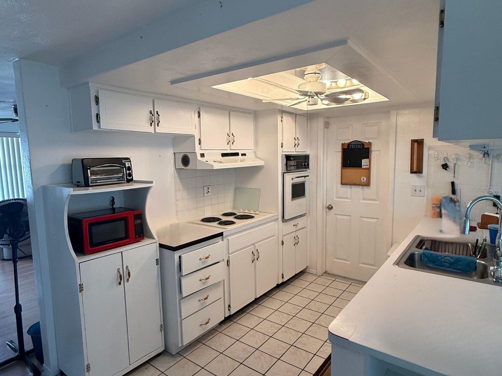 Image 4 of 9 For 3547 Woodcock Drive