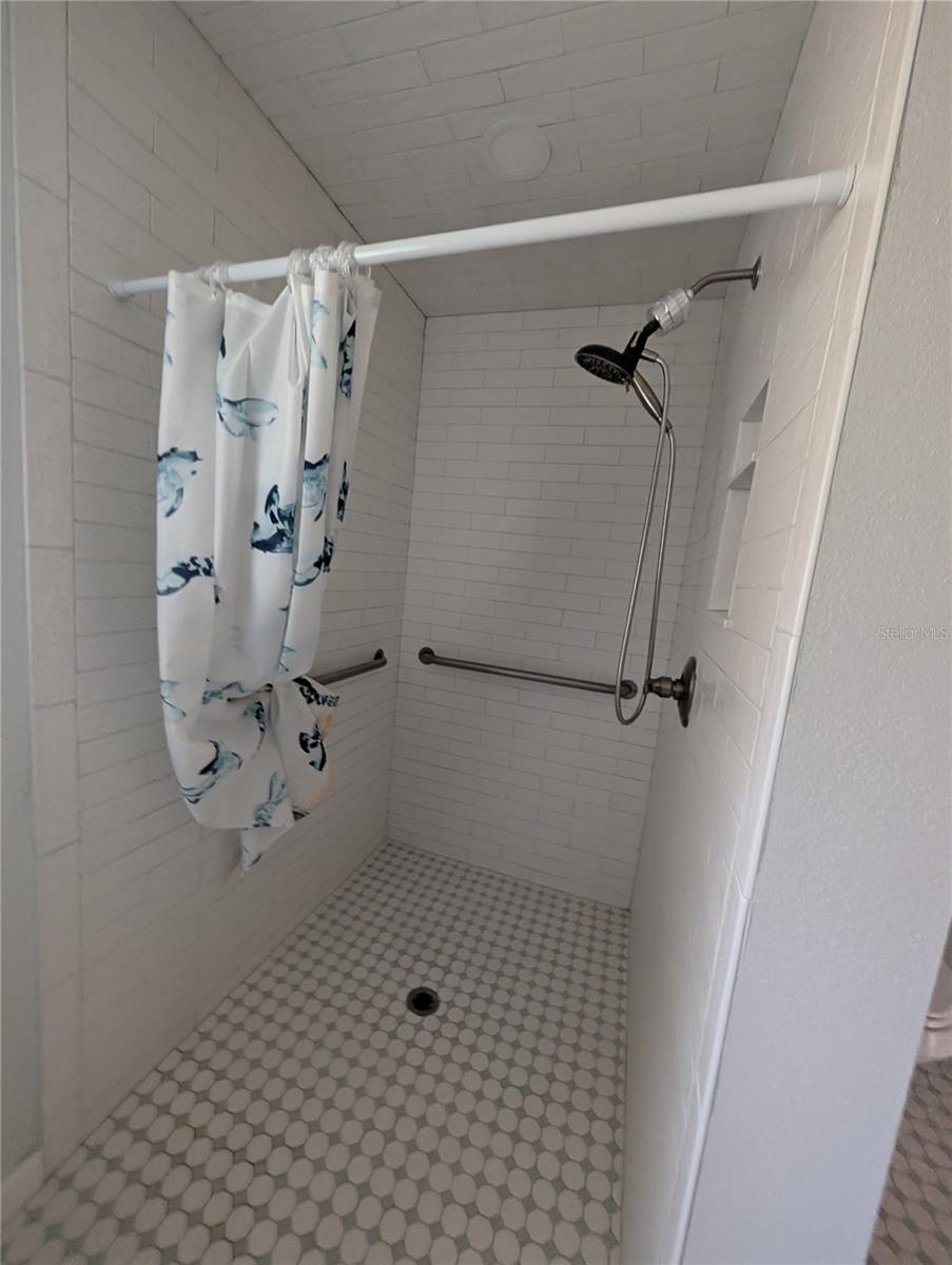 Image 12 of 32 For 8481 Great Oaks Drive