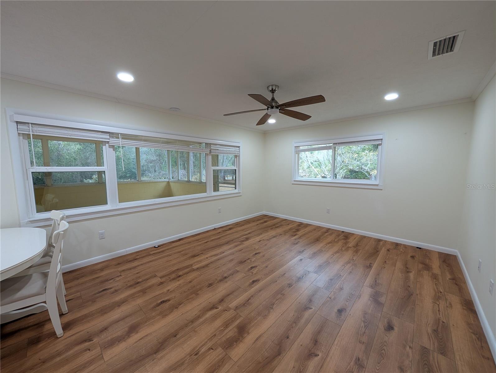 Image 9 of 32 For 8481 Great Oaks Drive