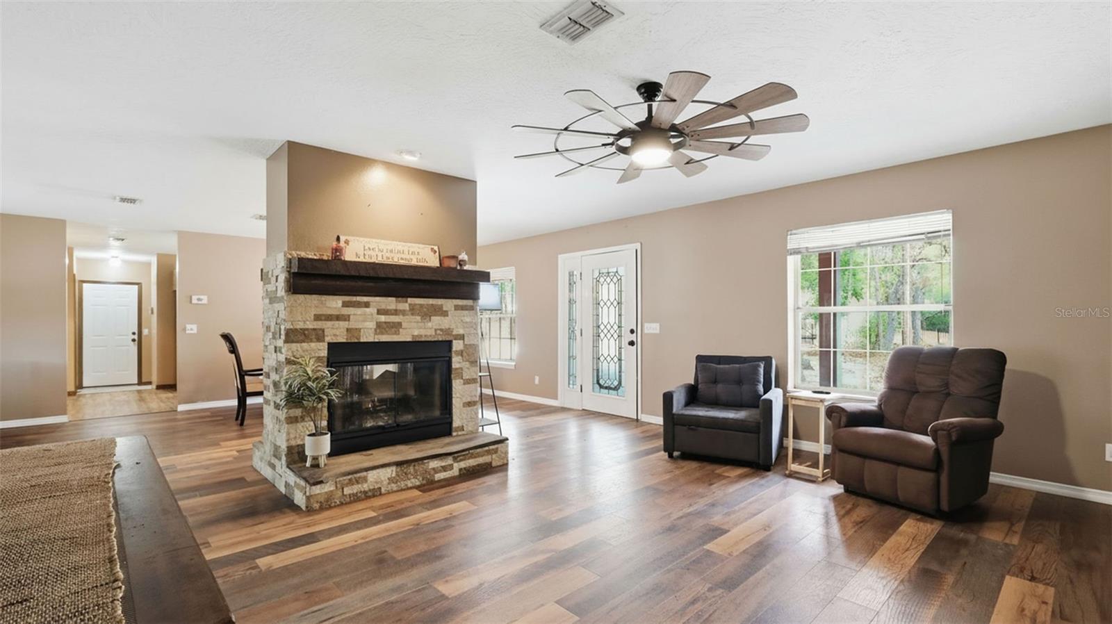 Image 12 of 84 For 12092 Hyacinth Point