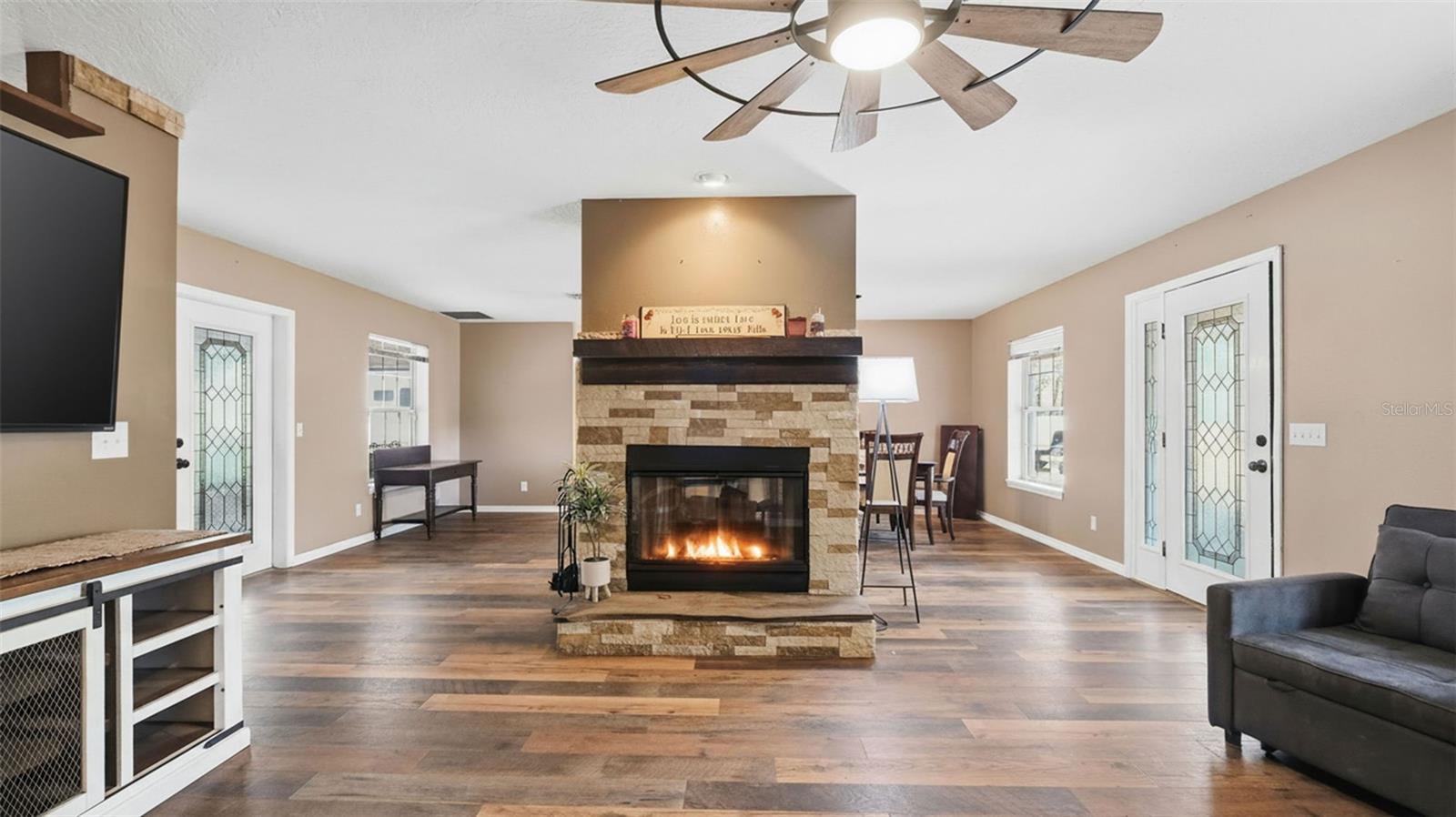 Image 13 of 84 For 12092 Hyacinth Point