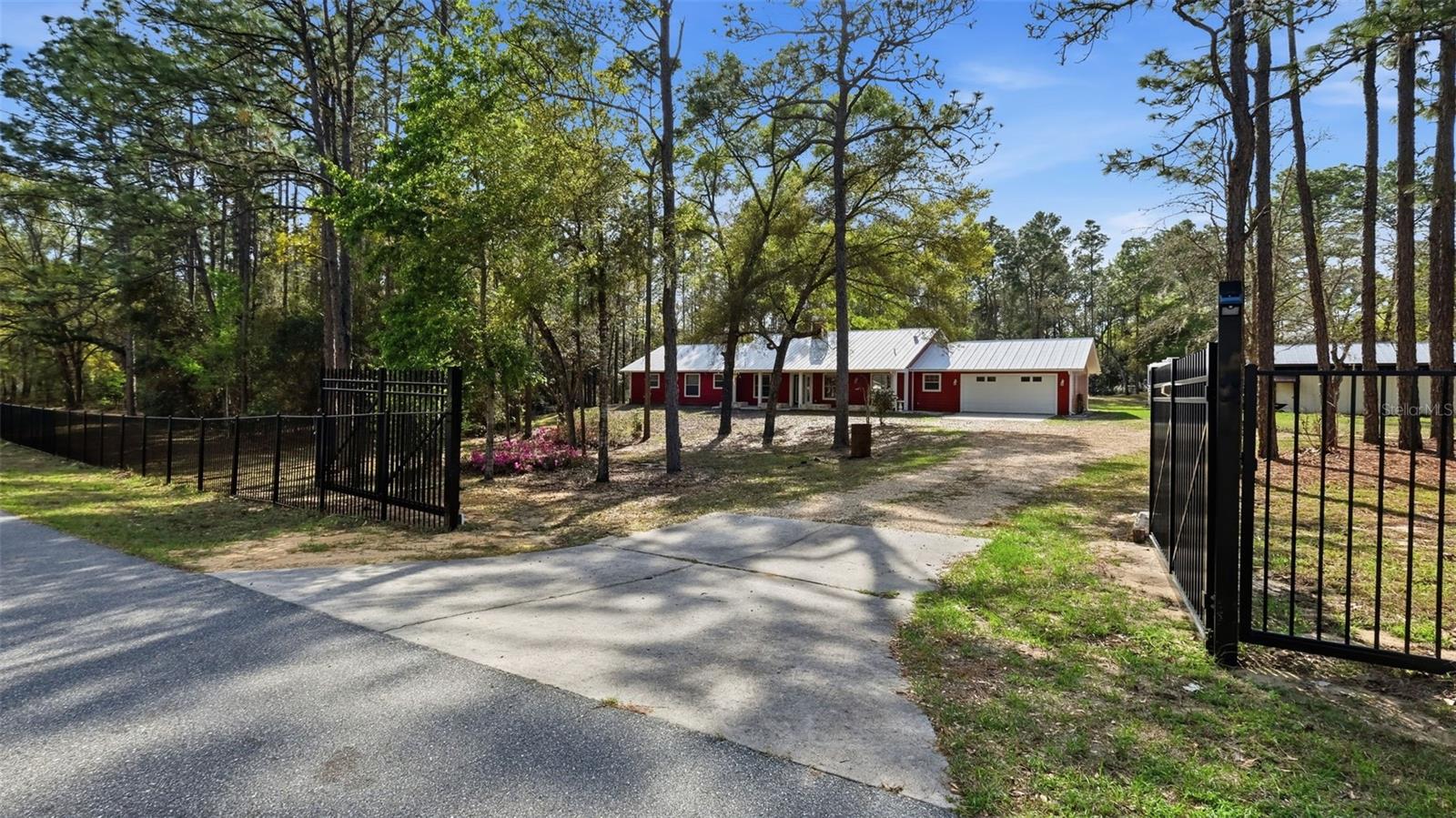 Image 16 of 84 For 12092 Hyacinth Point