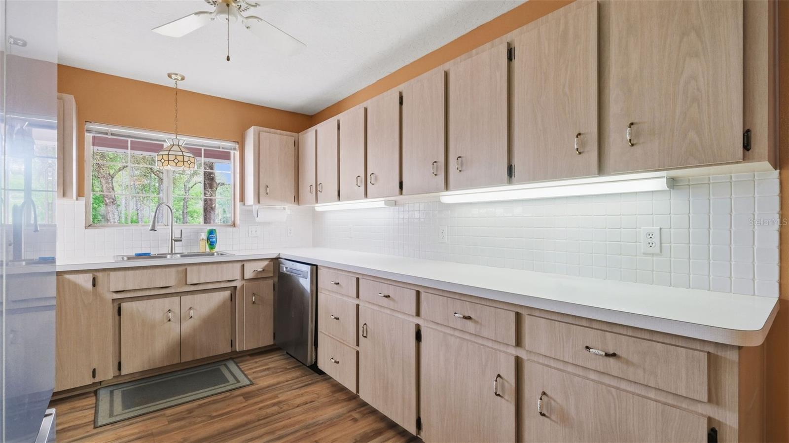 Image 17 of 84 For 12092 Hyacinth Point