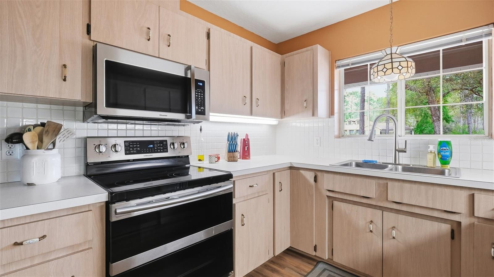 Image 18 of 84 For 12092 Hyacinth Point