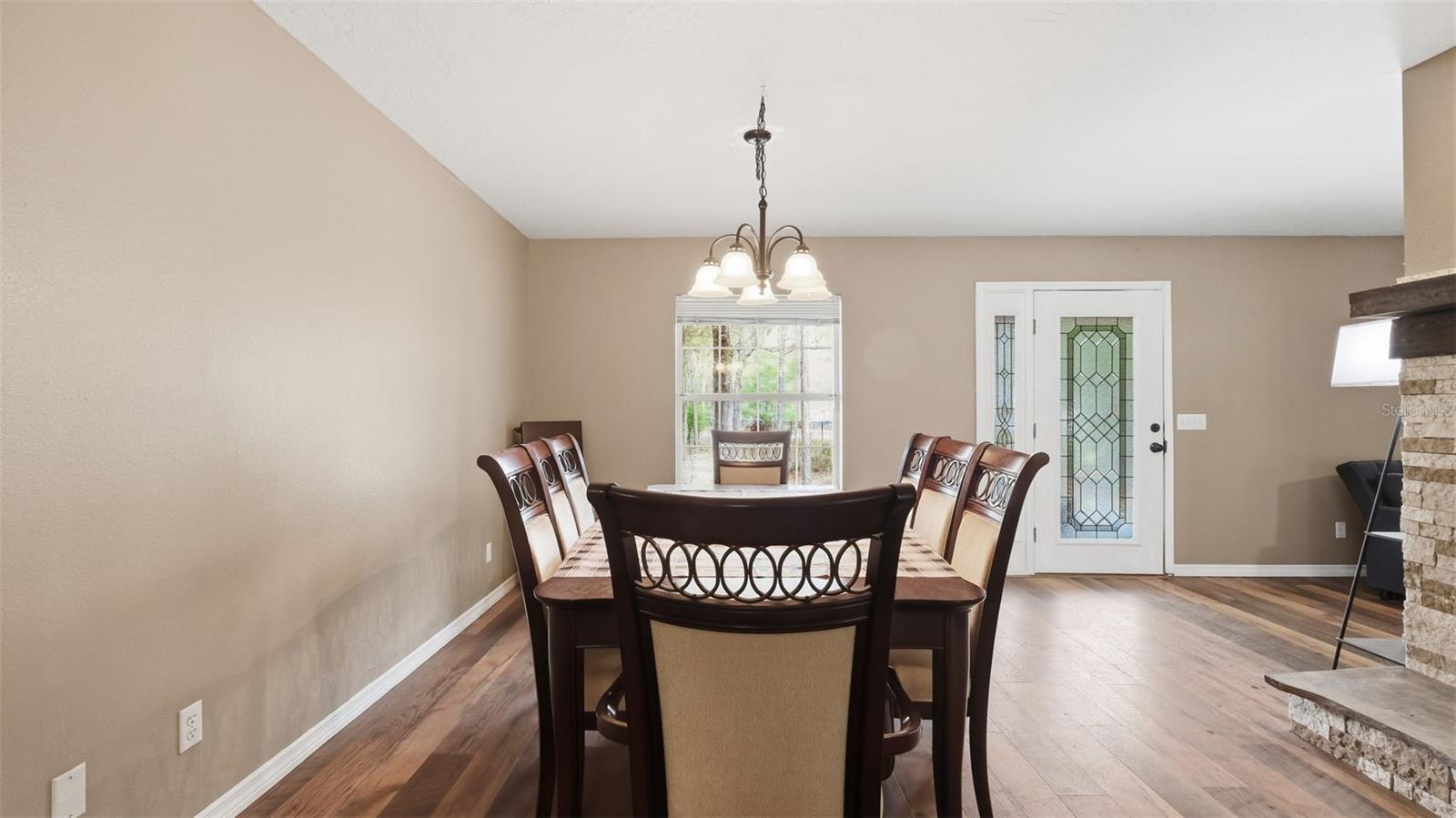 Image 27 of 84 For 12092 Hyacinth Point