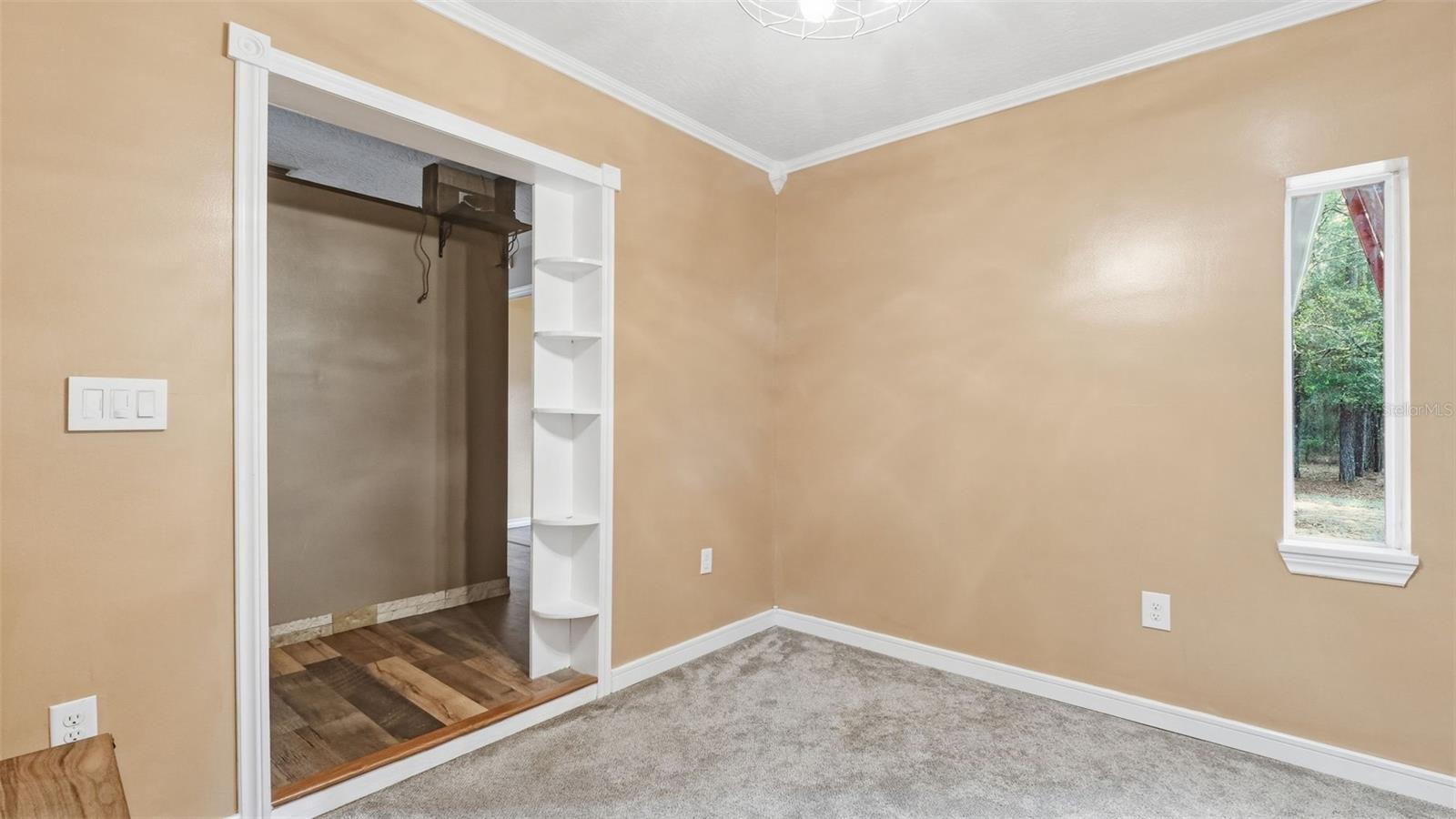 Image 32 of 84 For 12092 Hyacinth Point