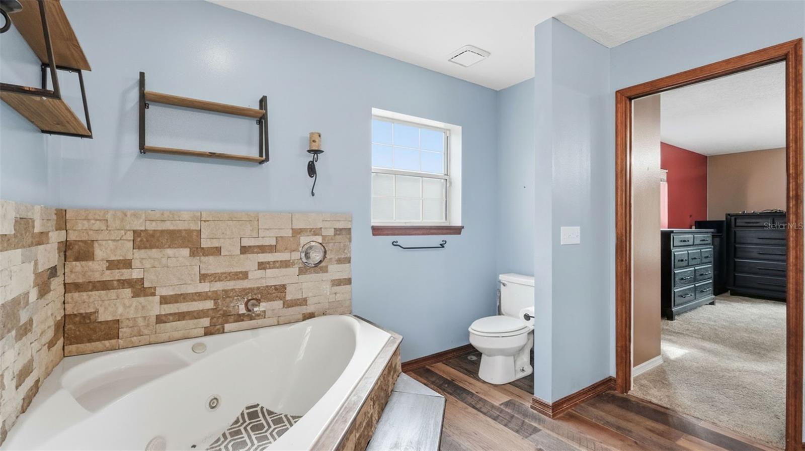 Image 39 of 84 For 12092 Hyacinth Point