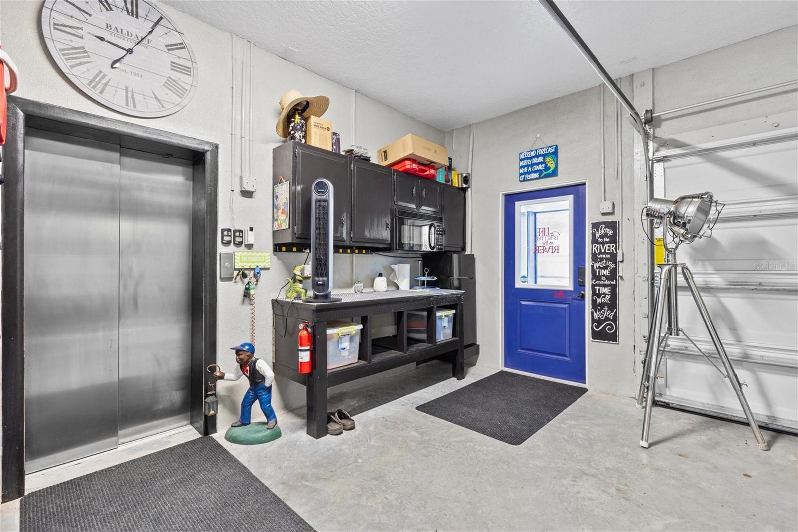 Image 16 of 73 For 6241 Colony Circle