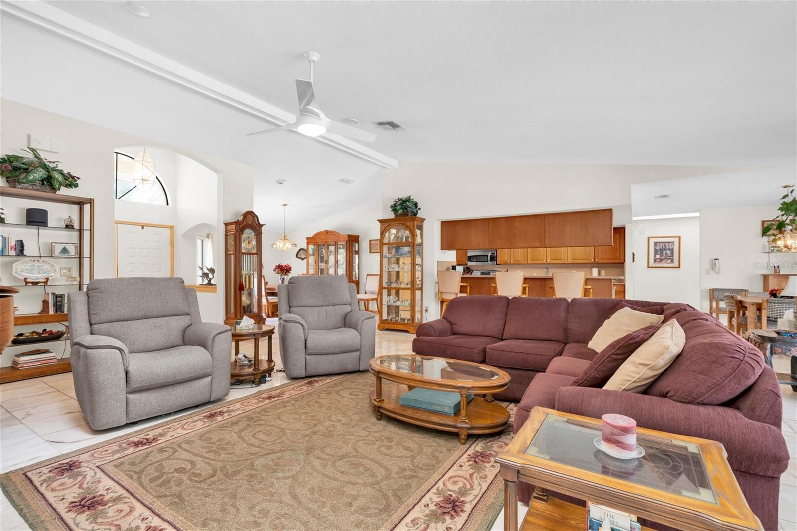 Listing photo id 10 for 8823 Crescent Forest Boulevard