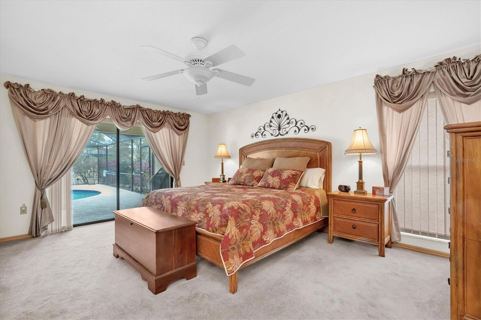 Listing photo id 17 for 8823 Crescent Forest Boulevard