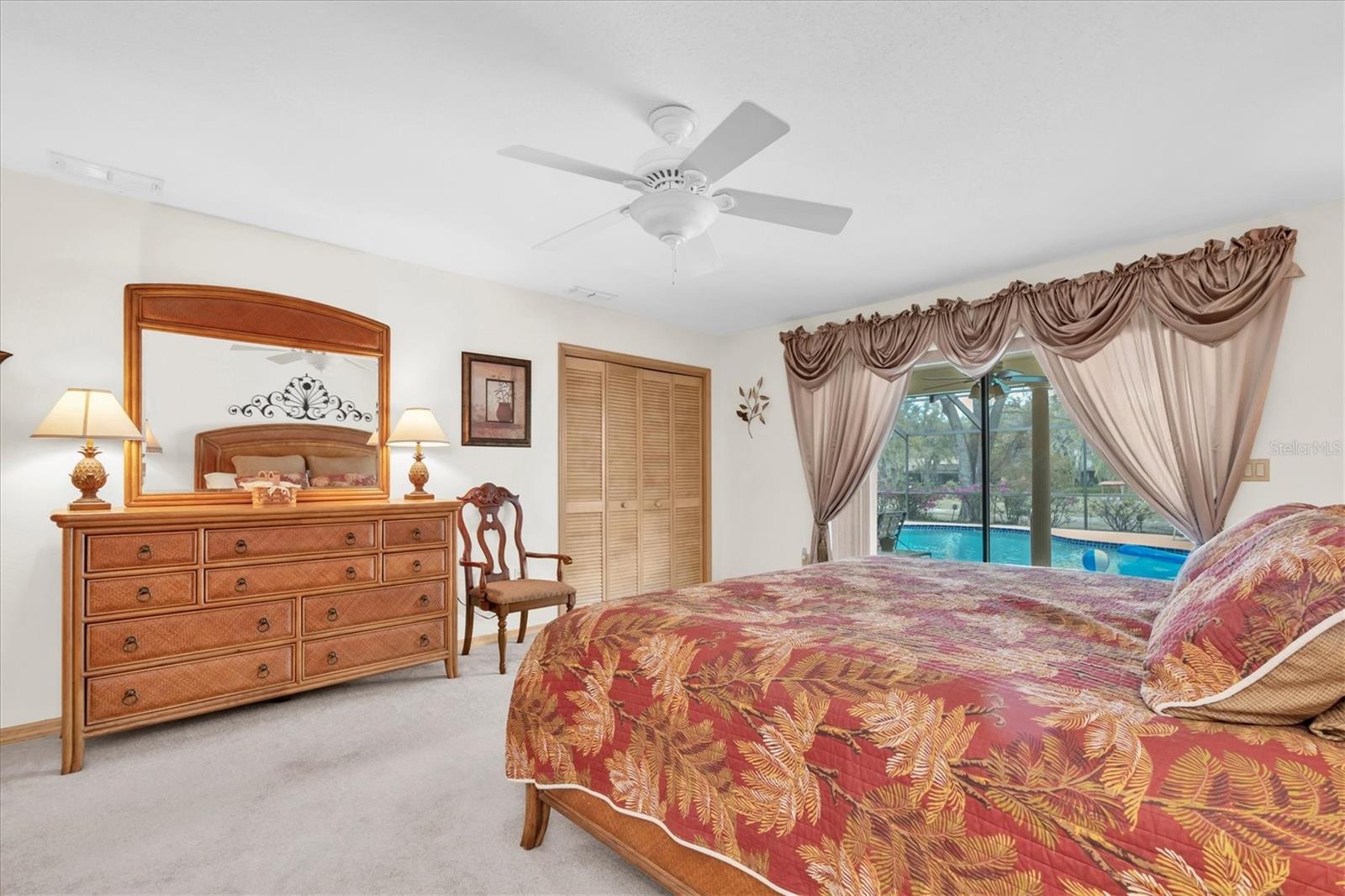 Listing photo id 18 for 8823 Crescent Forest Boulevard