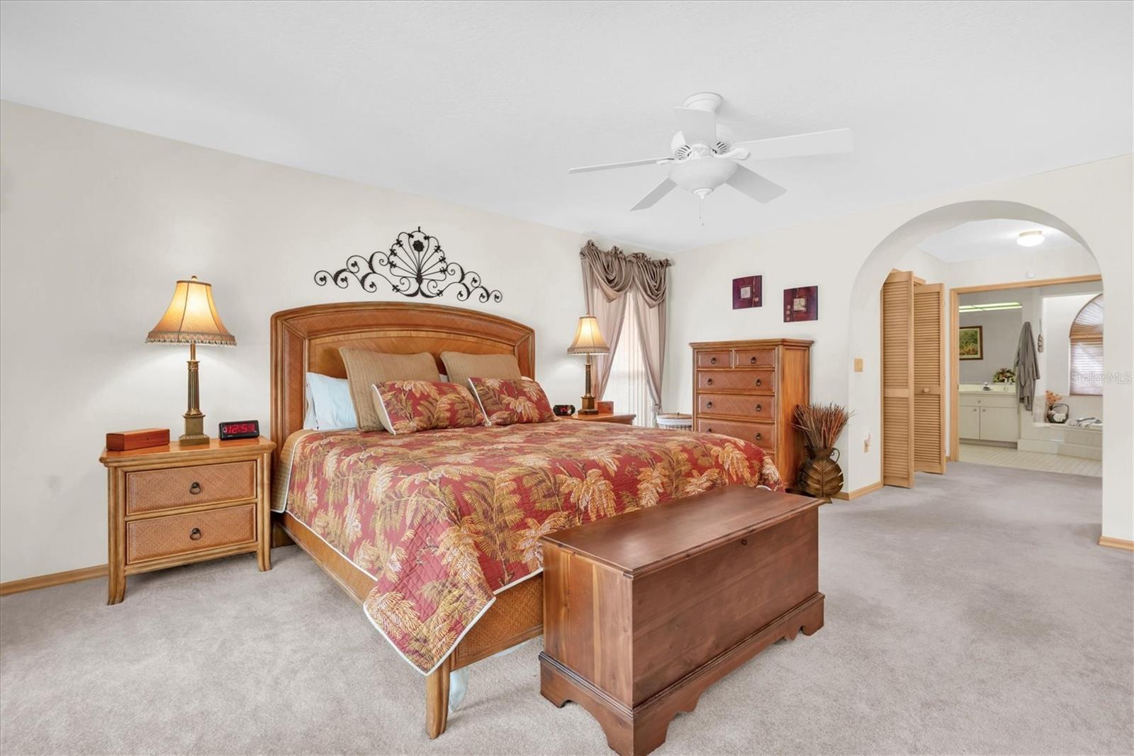 Listing photo id 19 for 8823 Crescent Forest Boulevard