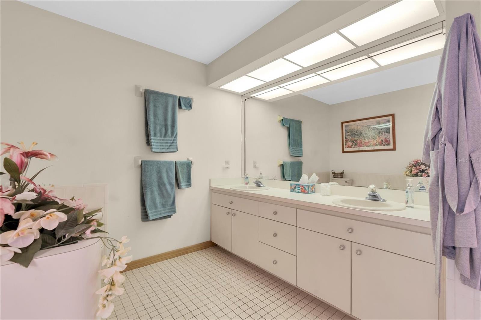 Listing photo id 22 for 8823 Crescent Forest Boulevard