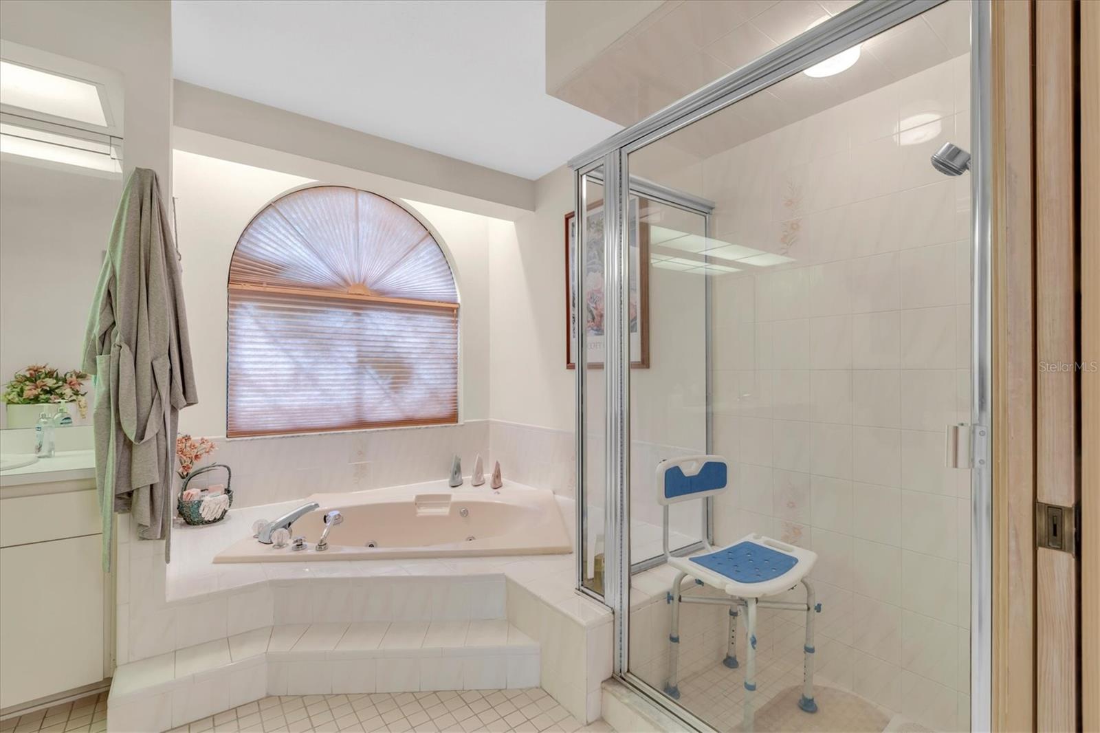 Listing photo id 23 for 8823 Crescent Forest Boulevard