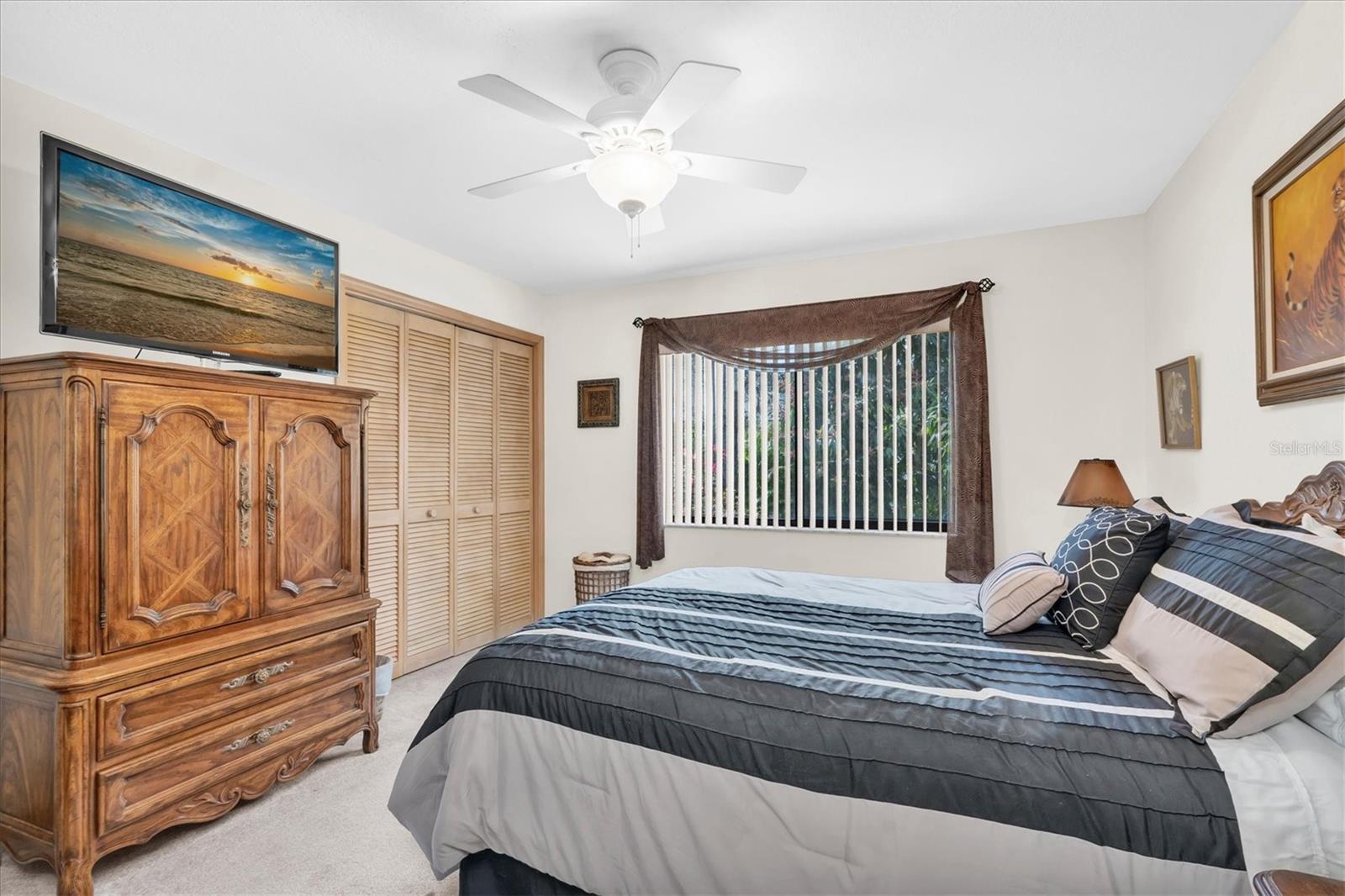 Listing photo id 29 for 8823 Crescent Forest Boulevard