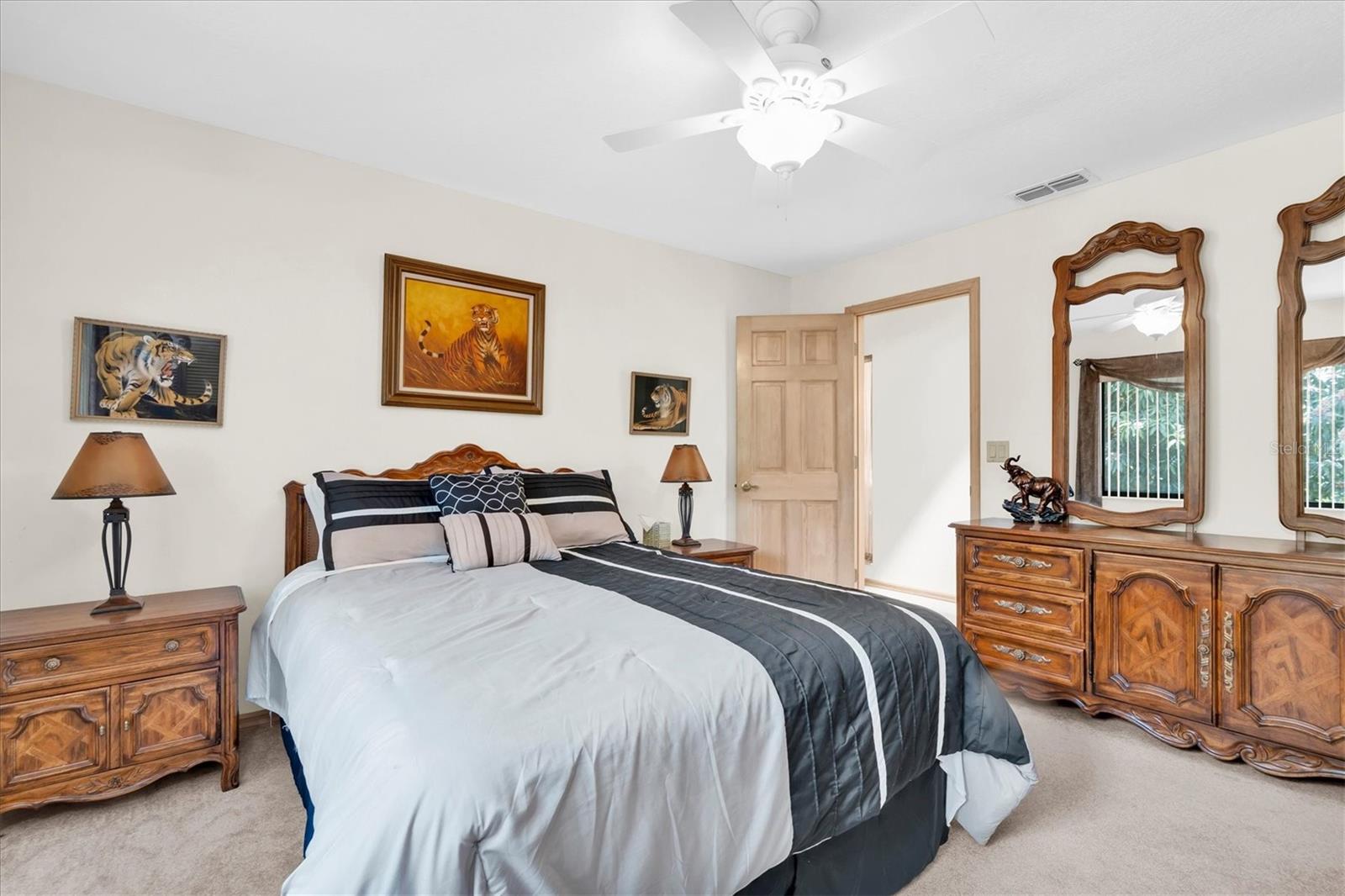 Listing photo id 30 for 8823 Crescent Forest Boulevard