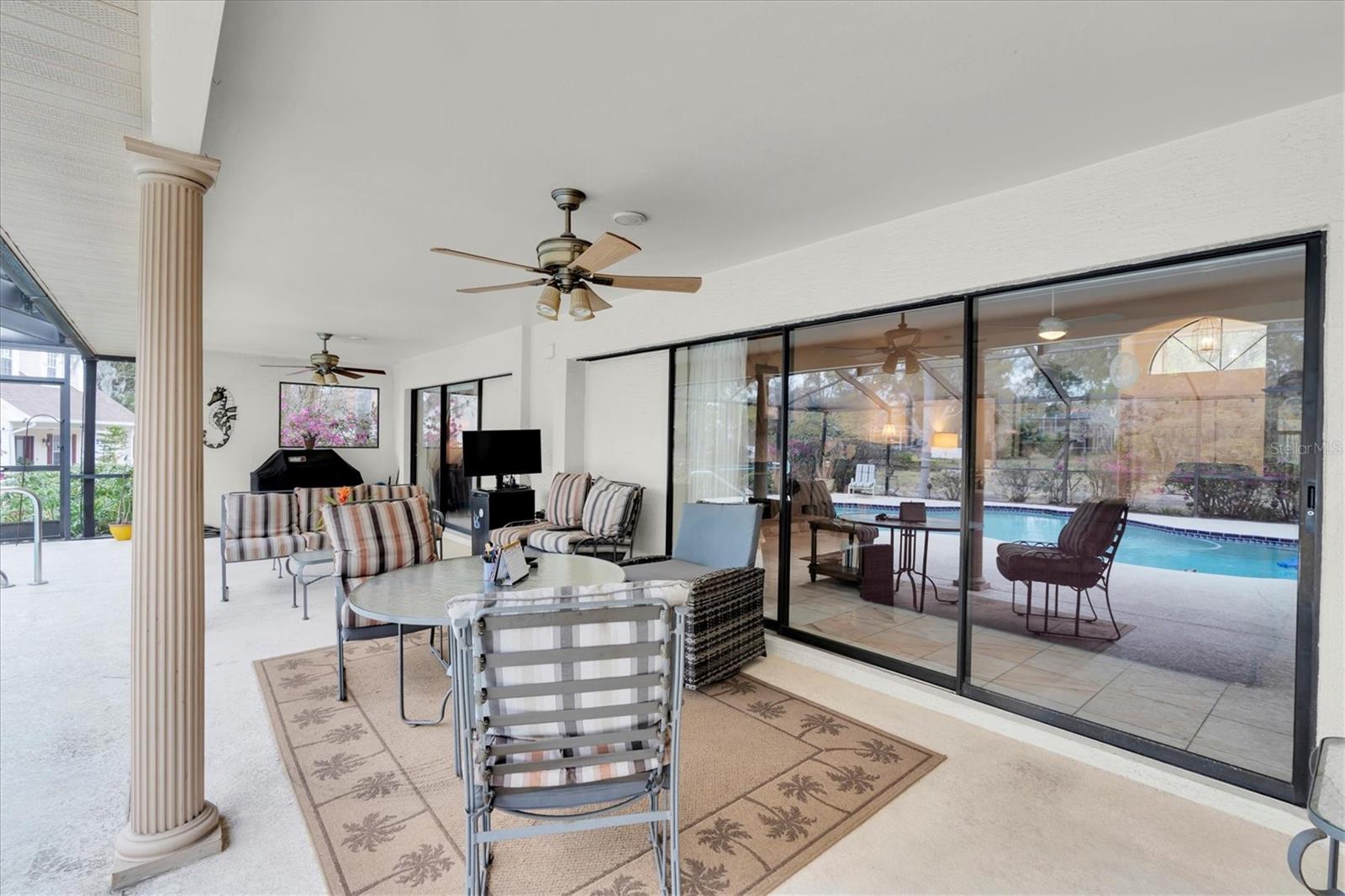 Listing photo id 36 for 8823 Crescent Forest Boulevard