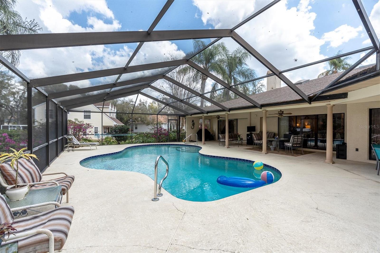 Listing photo id 39 for 8823 Crescent Forest Boulevard