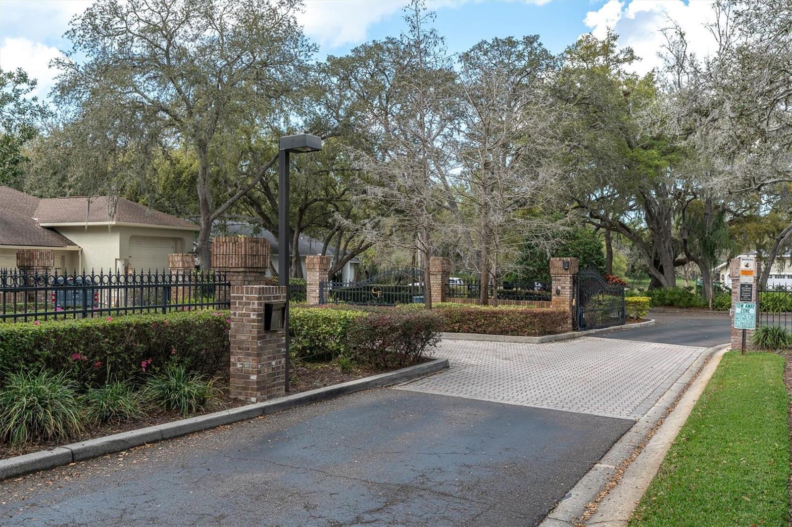 Listing photo id 54 for 8823 Crescent Forest Boulevard