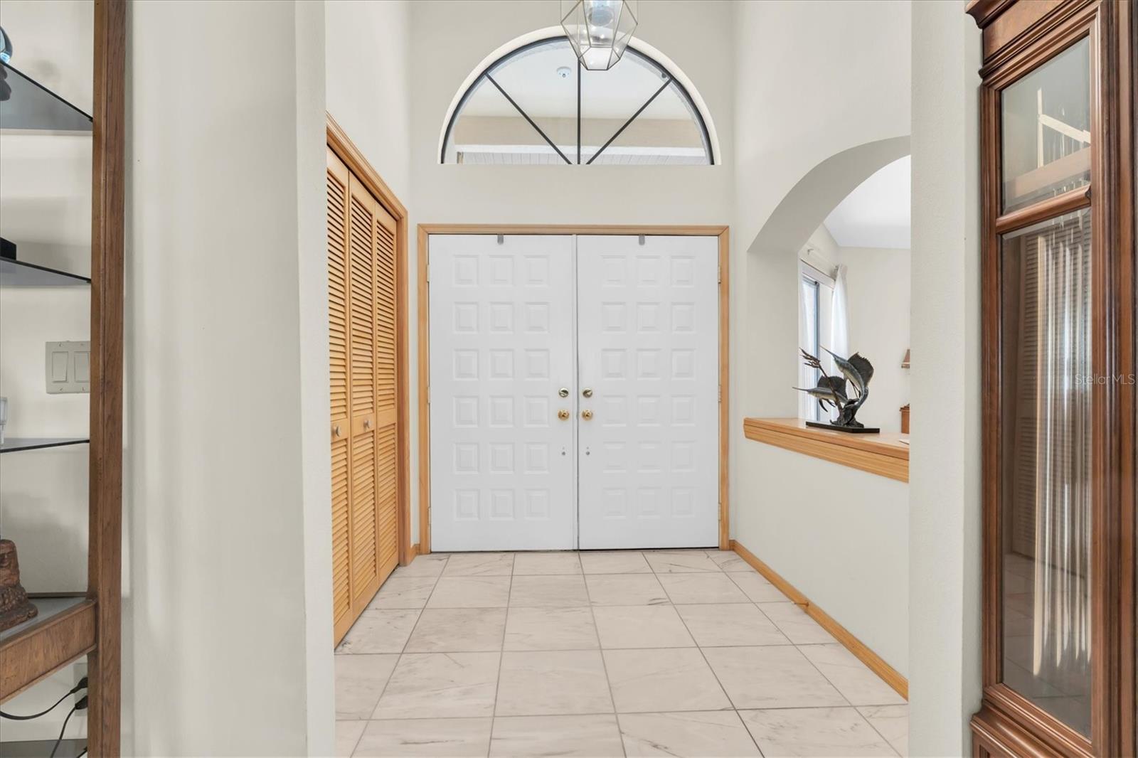 Listing photo id 4 for 8823 Crescent Forest Boulevard