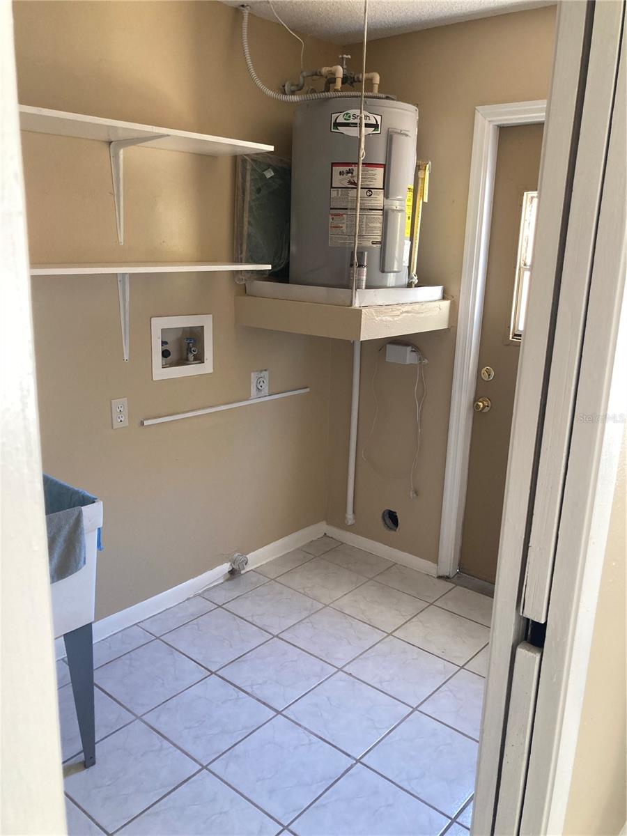 Image 10 of 22 For 3588 Meriden Avenue B