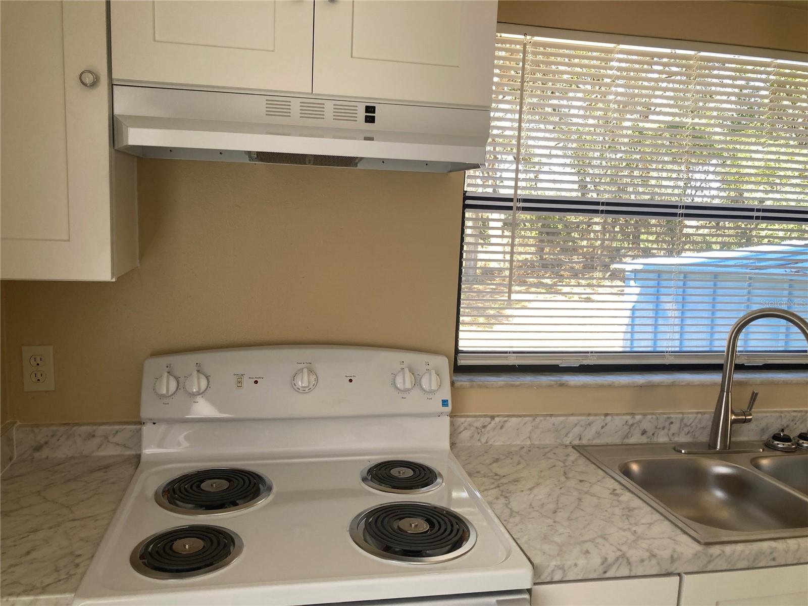 Image 17 of 22 For 3588 Meriden Avenue B