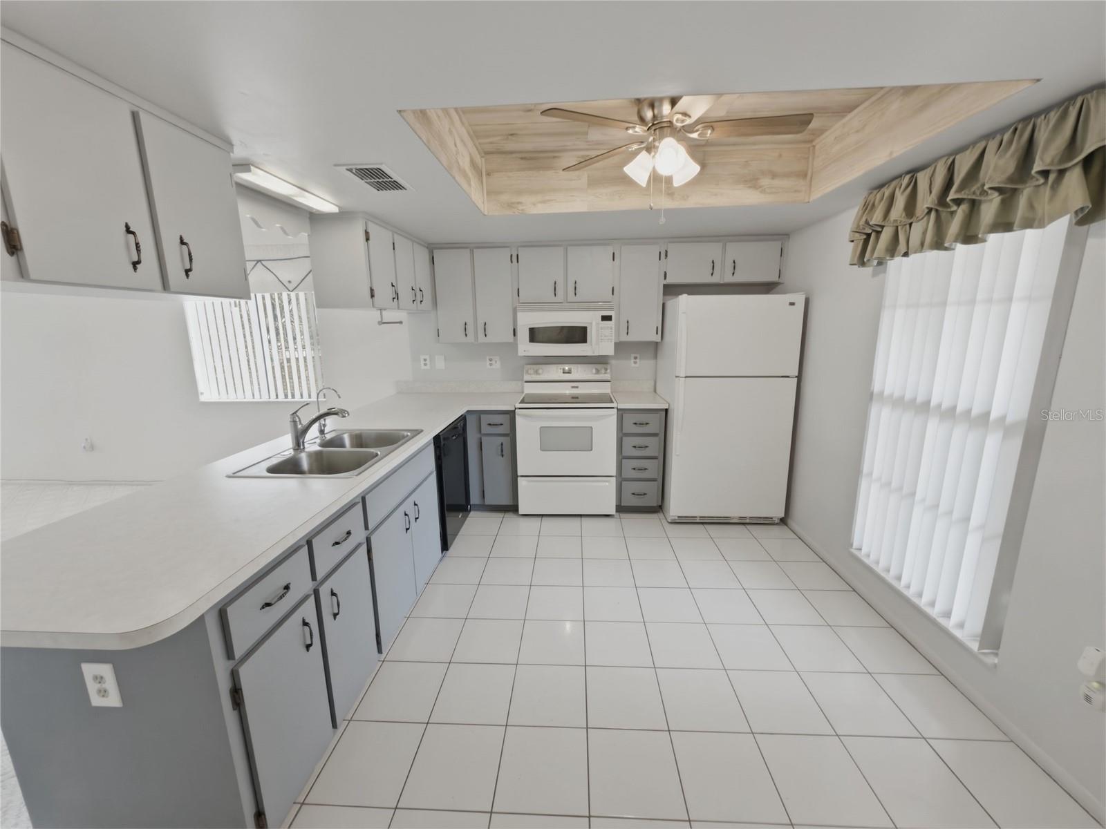 Image 6 of 41 For 7535 Greystone Drive