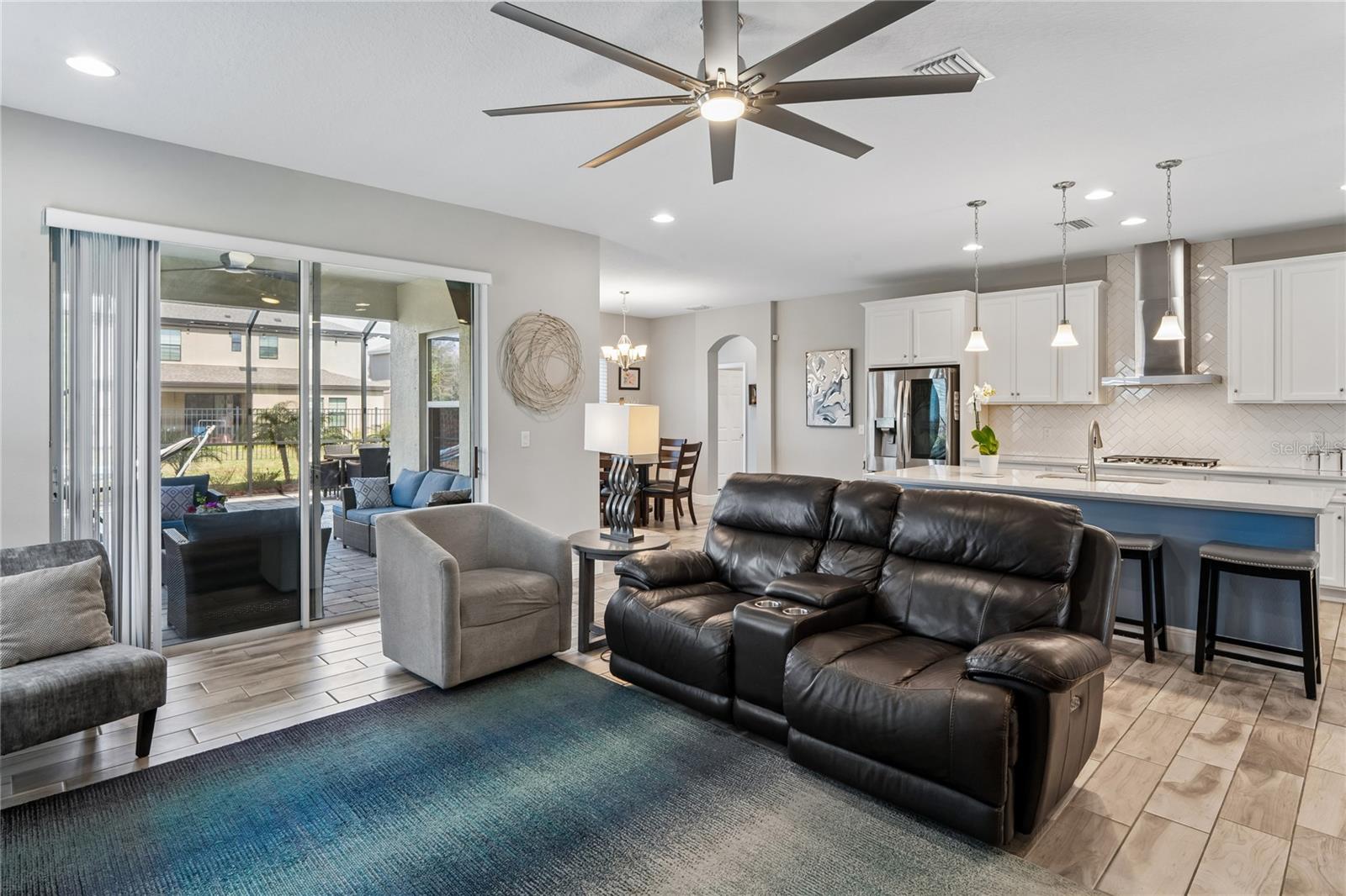 Image 11 of 74 For 4124 Cadence Loop