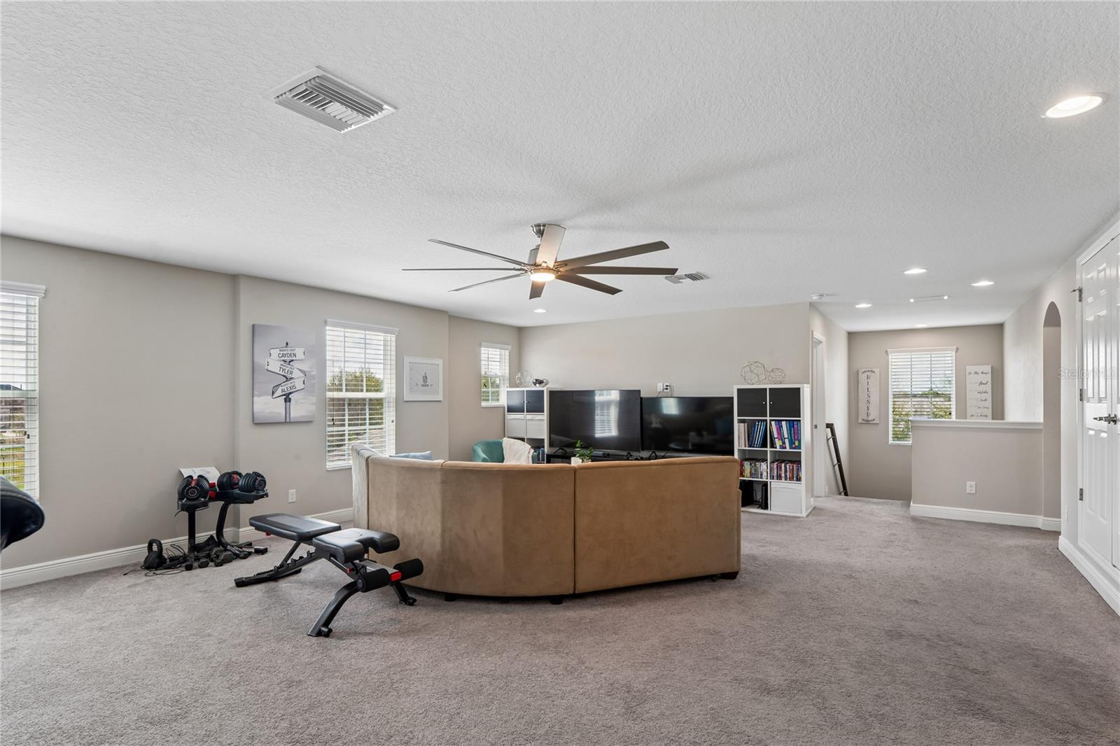 Image 21 of 74 For 4124 Cadence Loop