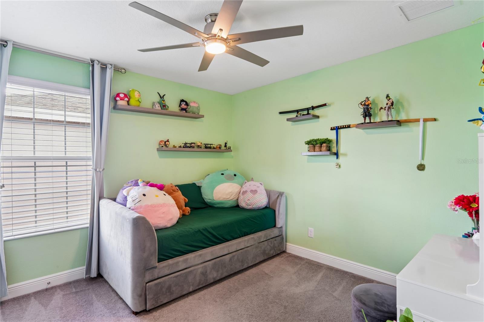 Image 34 of 74 For 4124 Cadence Loop