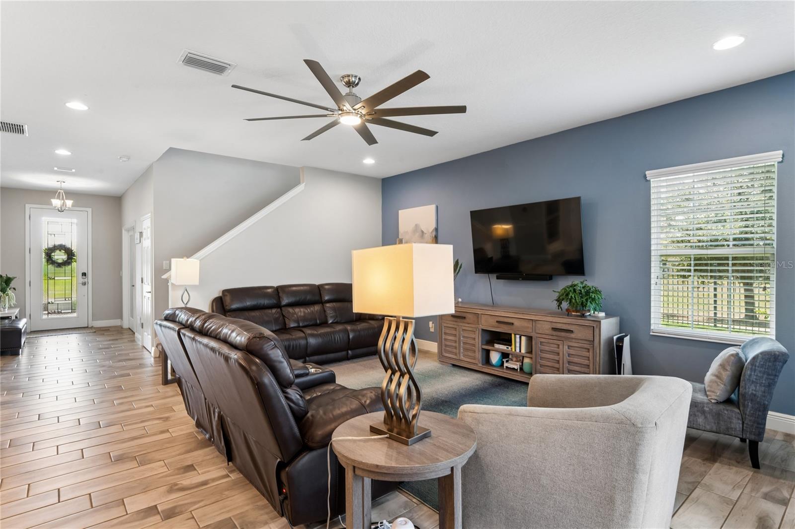 Image 9 of 74 For 4124 Cadence Loop