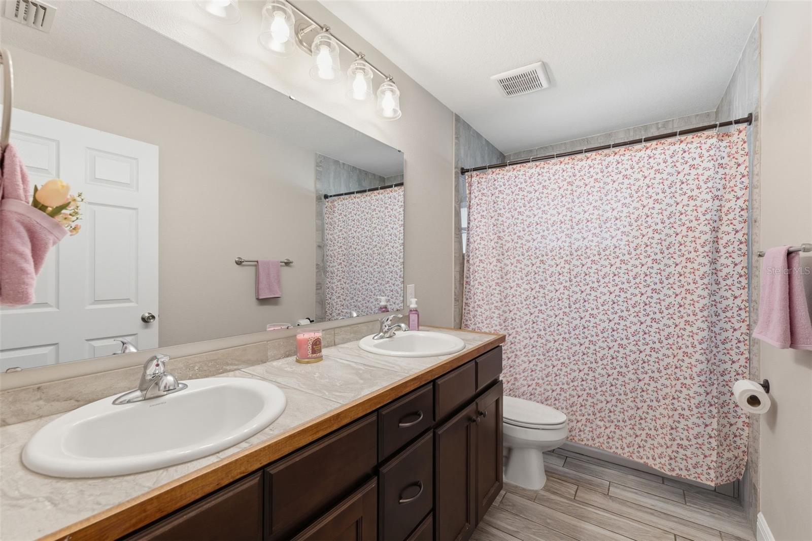 Image 13 of 44 For 3902 Featheredge Court