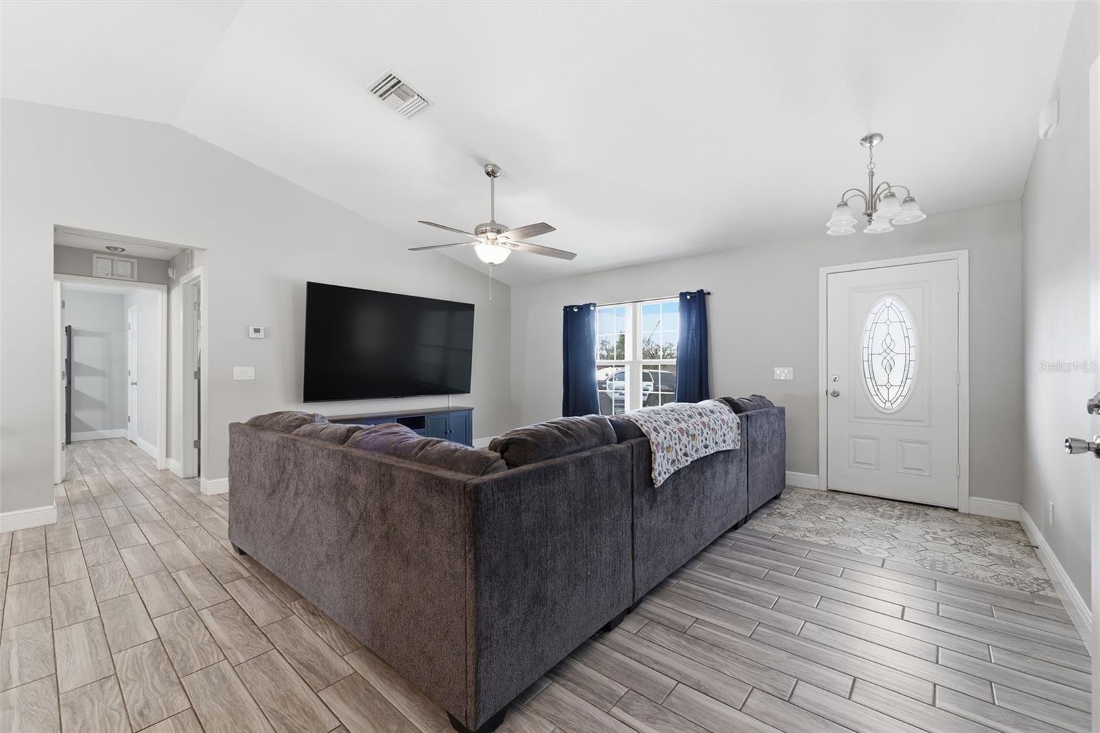 Image 37 of 44 For 3902 Featheredge Court