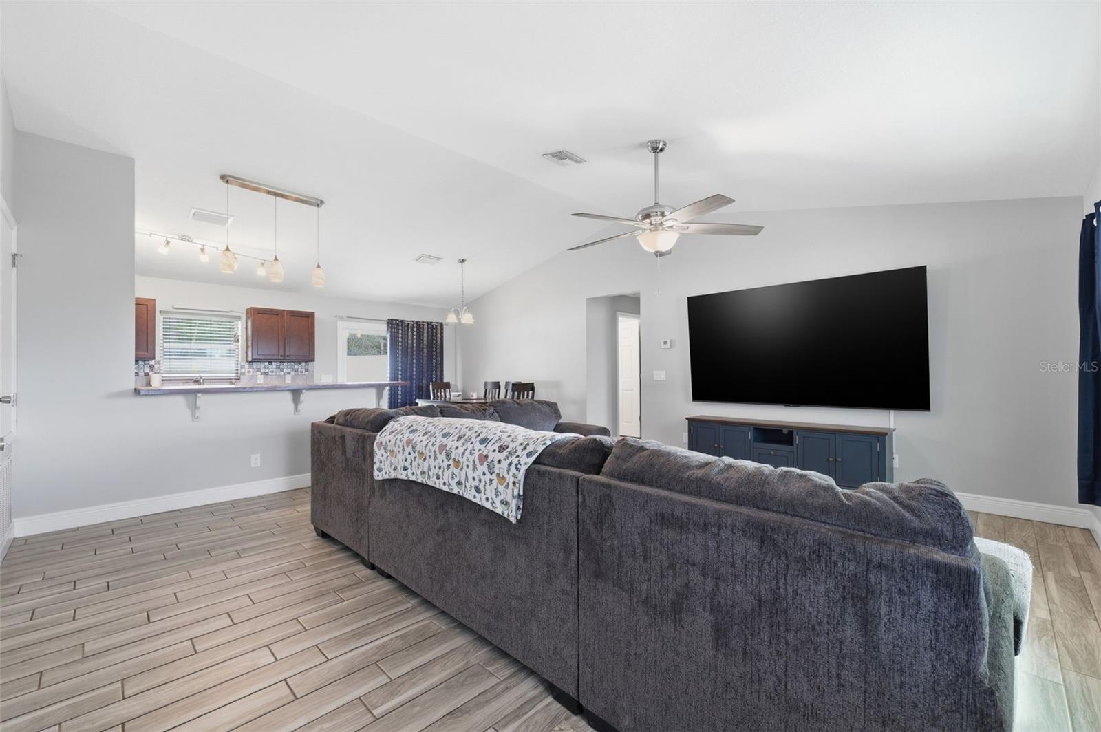 Image 4 of 44 For 3902 Featheredge Court