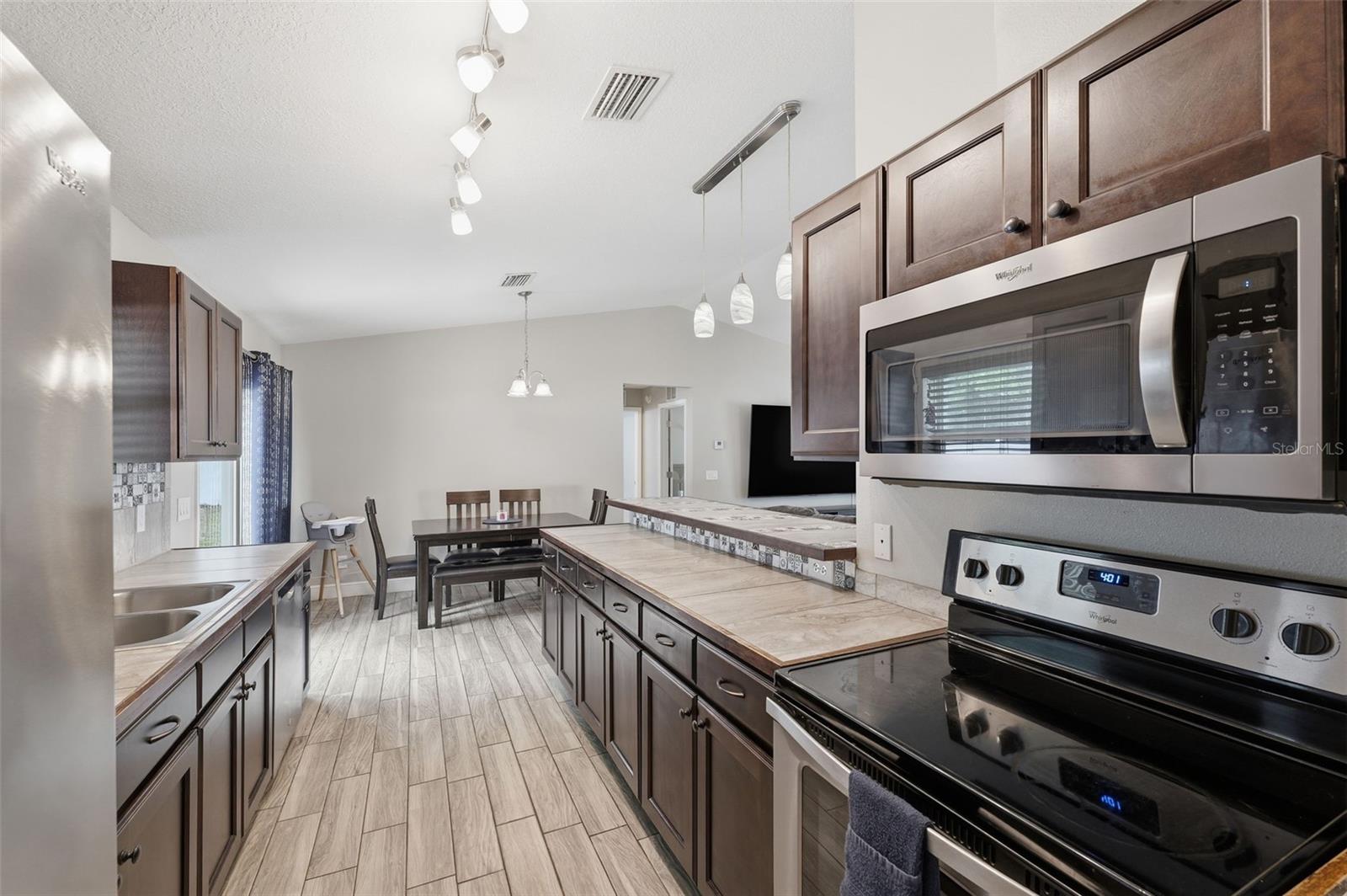 Image 40 of 44 For 3902 Featheredge Court