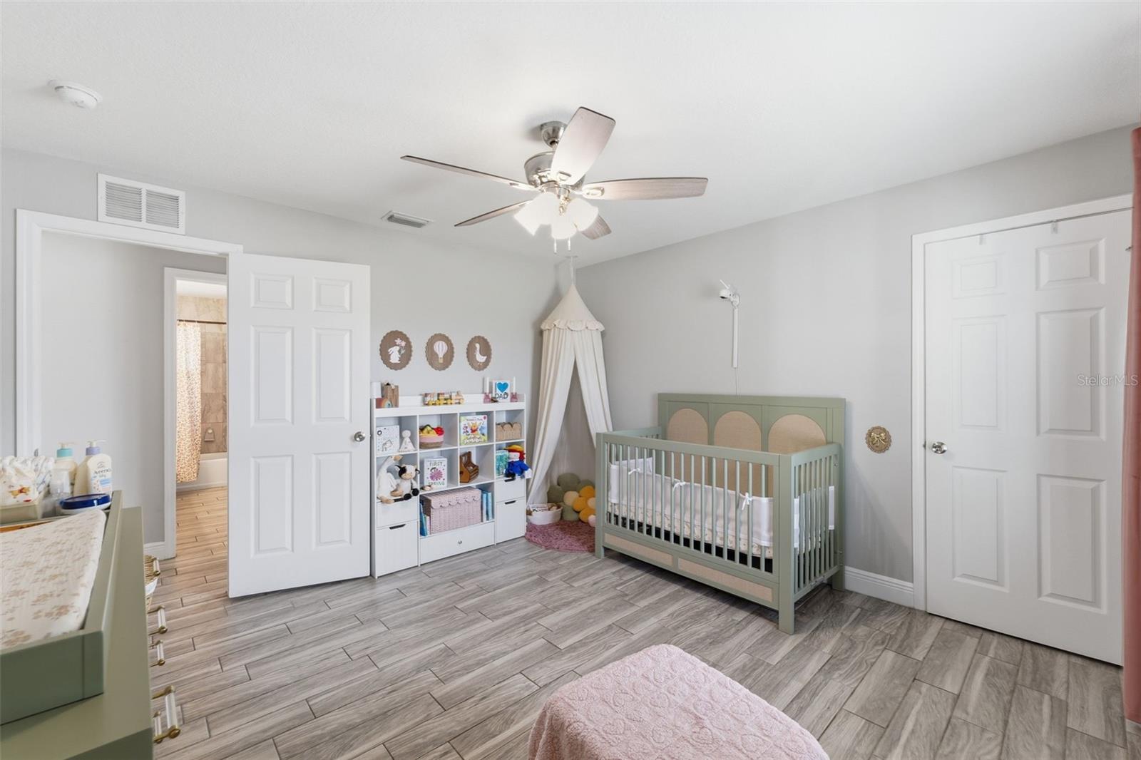 Image 43 of 44 For 3902 Featheredge Court