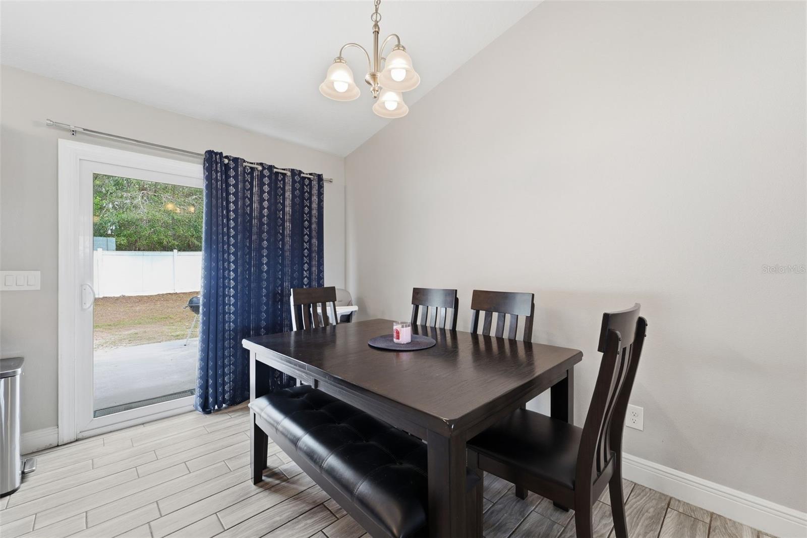 Image 6 of 44 For 3902 Featheredge Court