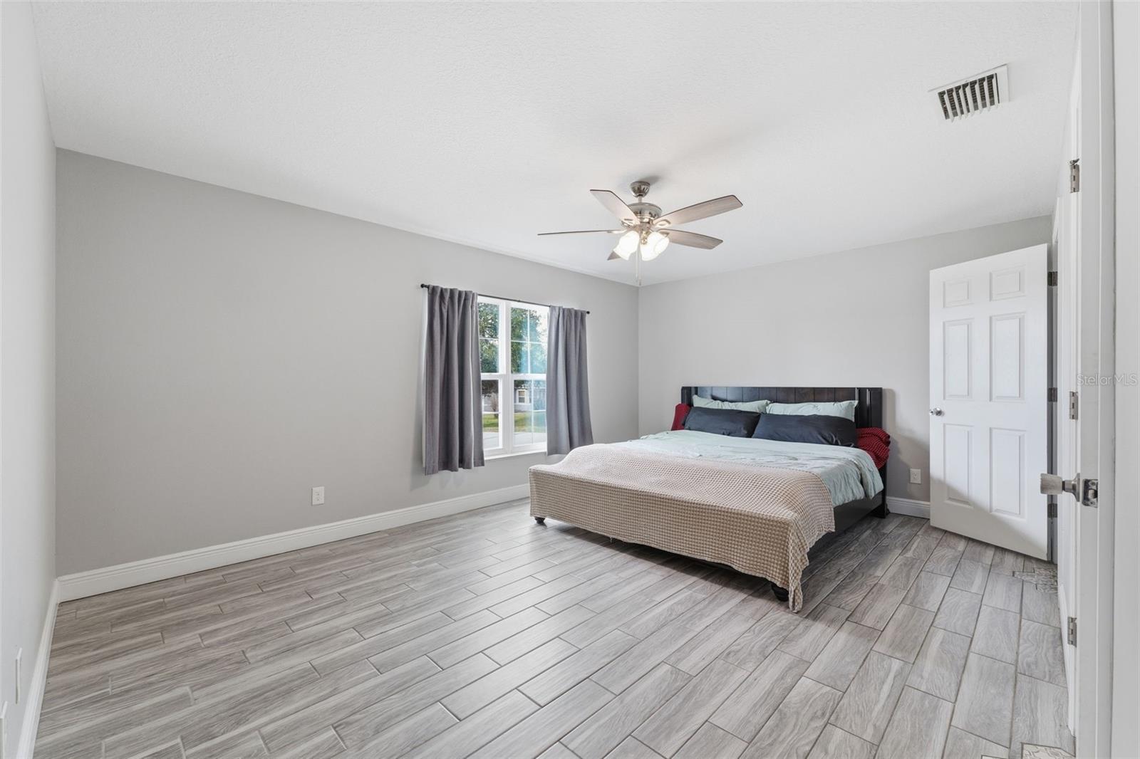 Image 9 of 44 For 3902 Featheredge Court