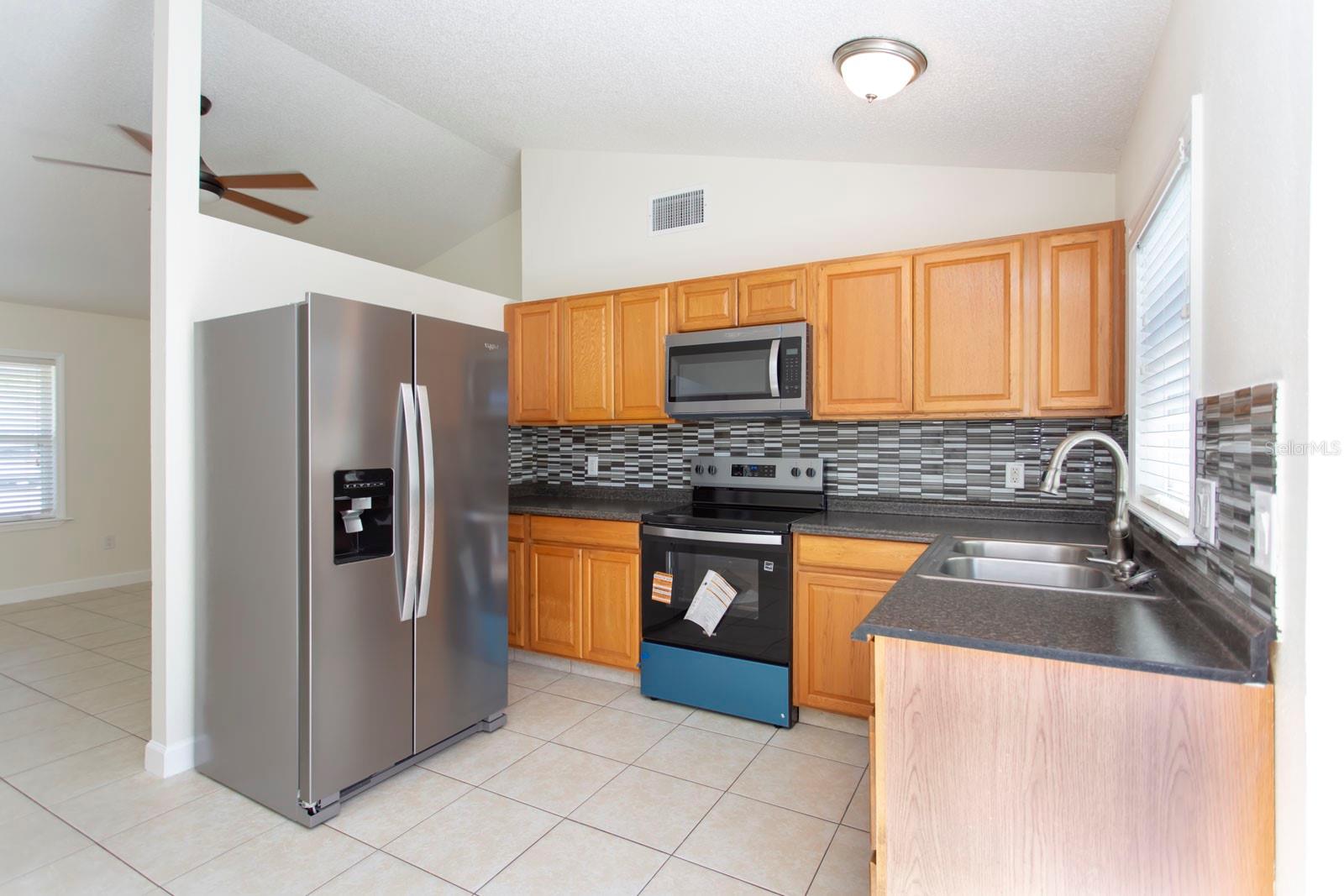 Listing photo id 8 for 7328 Carmel Avenue