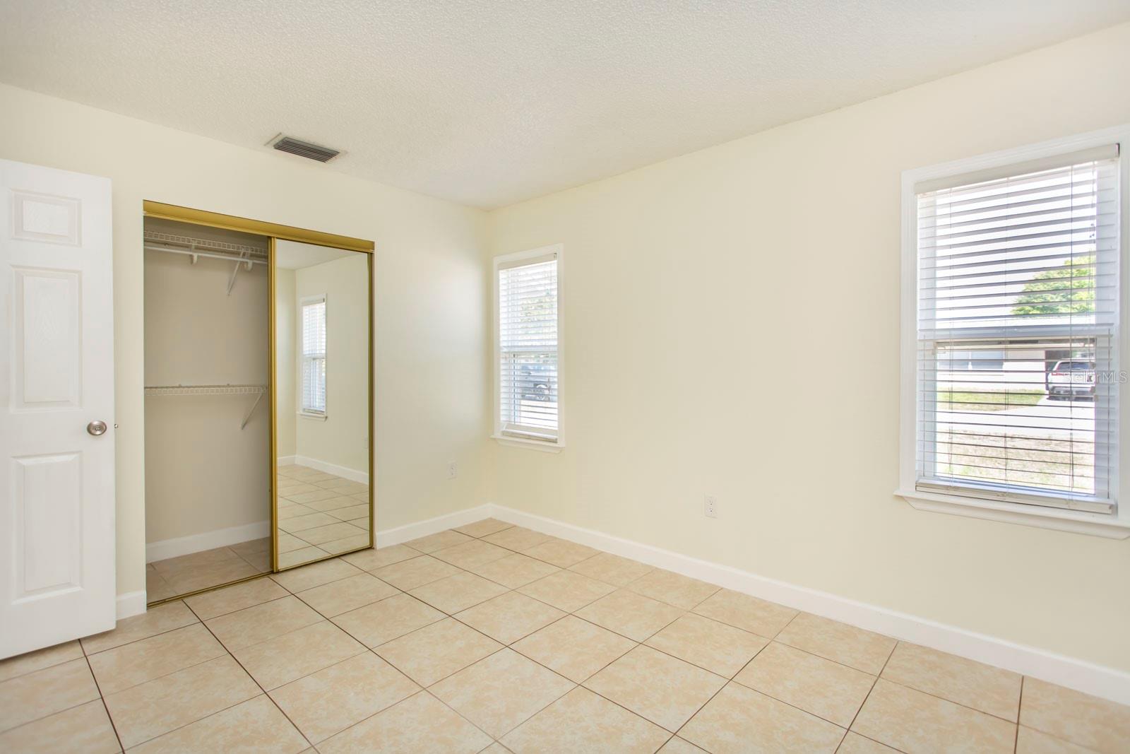 Listing photo id 10 for 7328 Carmel Avenue