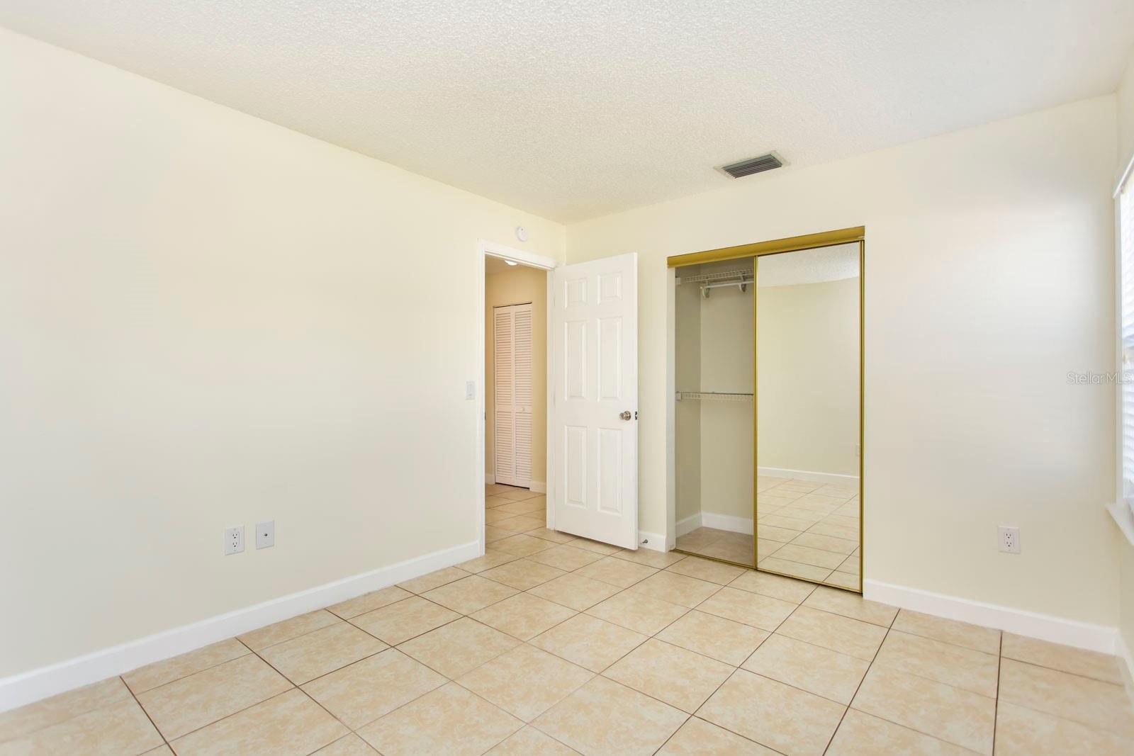 Listing photo id 11 for 7328 Carmel Avenue