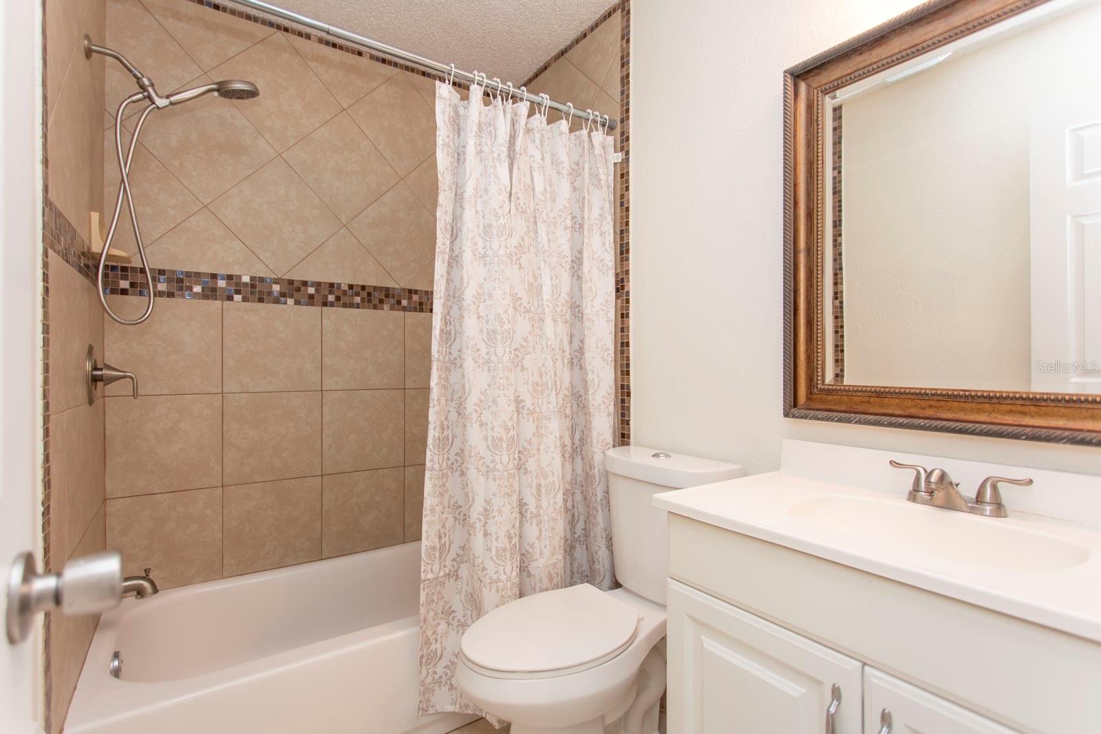 Listing photo id 12 for 7328 Carmel Avenue