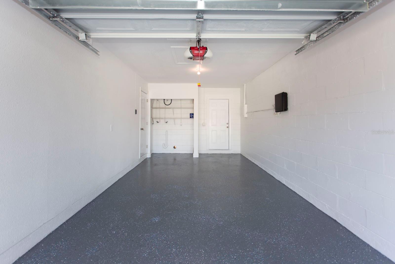 Listing photo id 15 for 7328 Carmel Avenue