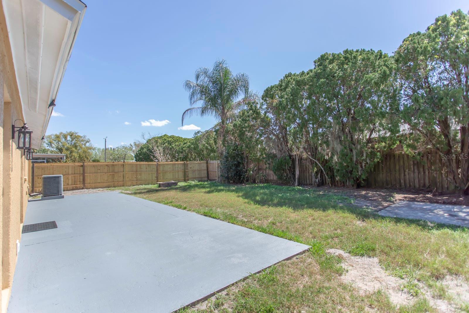 Listing photo id 16 for 7328 Carmel Avenue