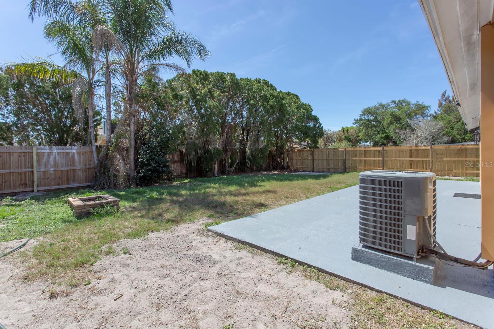 Listing photo id 18 for 7328 Carmel Avenue